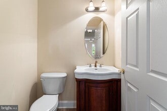 315 King Farm Blvd-Unit -202 in Rockville, MD - Building Photo - Building Photo