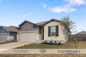 2926 Playa Azul Blvd in Converse, TX - Building Photo - Building Photo