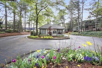 11 Cantey Pl NW in Atlanta, GA - Foto de edificio - Building Photo