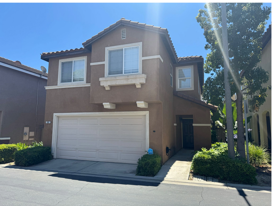 826 Caminito Siena in Chula Vista, CA - Building Photo
