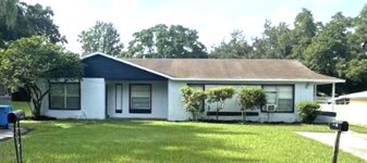 11515 Valencia Dr in Seffner, FL - Building Photo