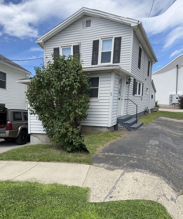 44 Court St in Geneseo, NY - Building Photo