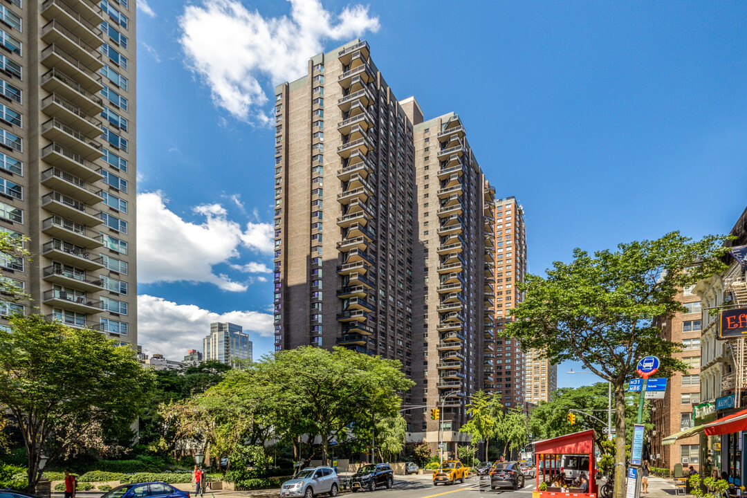 East River Tower in New York, NY - Building Photo