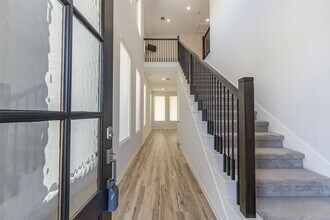 2123 Rosewood Pnes Ln in Pinehurst, TX - Foto de edificio - Building Photo