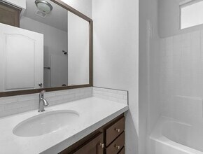 153 Bari Ln in Windsor, CA - Building Photo - Building Photo