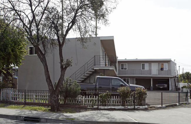 26910 Manon Ave in Hayward, CA - Foto de edificio - Building Photo