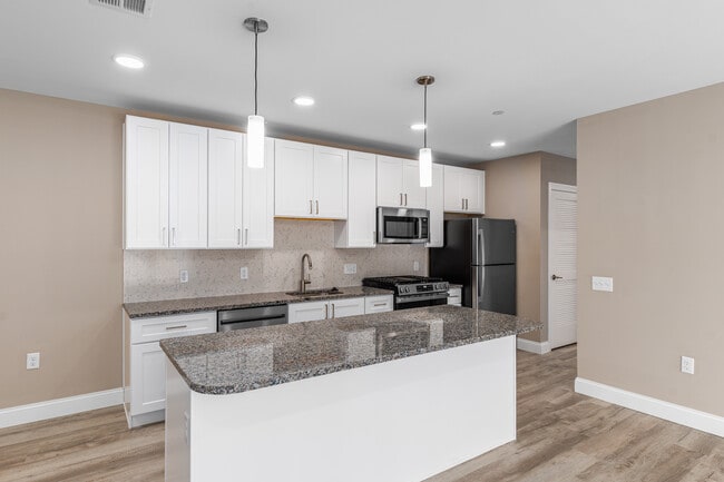 French Park Apartments in Newark, DE - Building Photo - Interior Photo