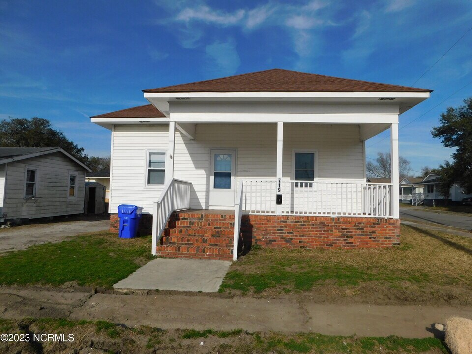 719 Cedar St in Beaufort, NC - Building Photo