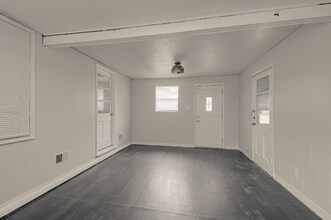 7946 Main St in Kansas City, MO - Building Photo - Building Photo