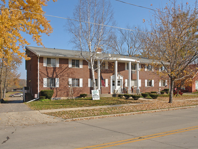 408 Chestnut St in Burlington, WI - Building Photo - Building Photo