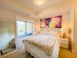 4380 Lakeshore Rd in Kelowna, BC - Building Photo - Building Photo