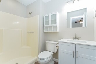 5104 Holly Ridge Rd in Greensboro, NC - Building Photo - Building Photo