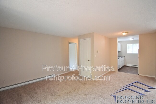 12185 SW Gingham Ln in Beaverton, OR - Foto de edificio - Building Photo