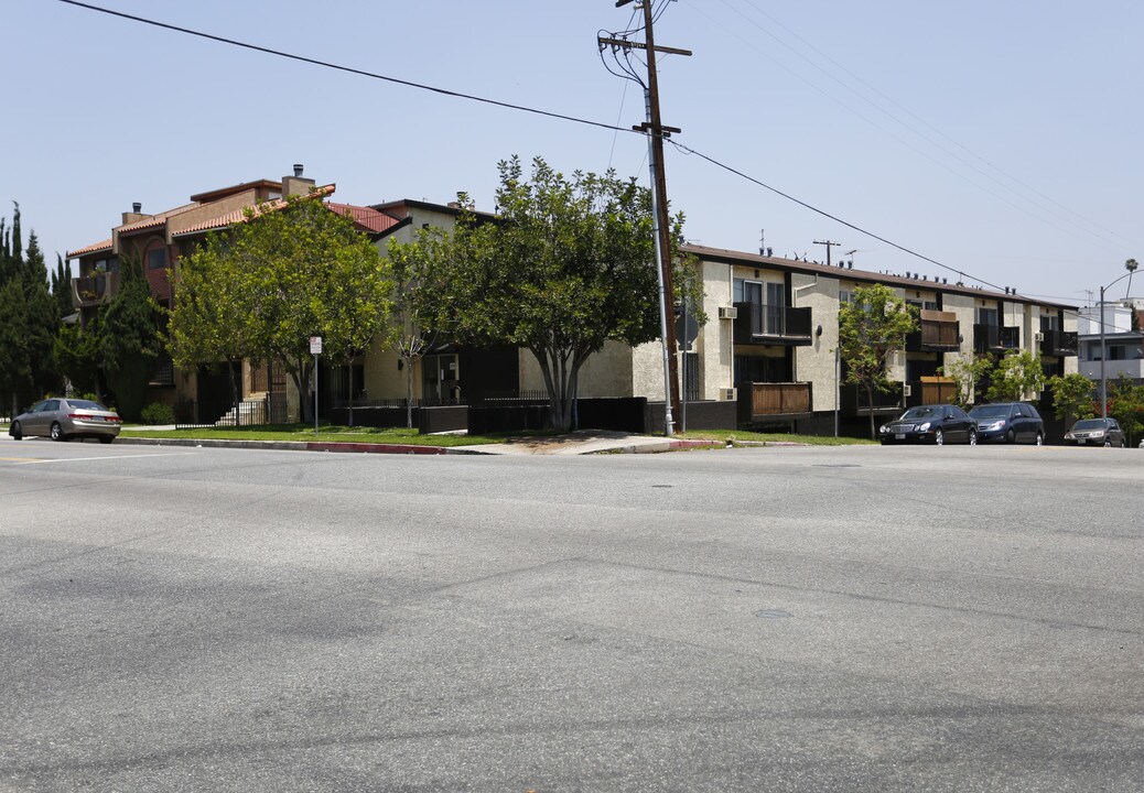 376 S Commonwealth Ave in Los Angeles, CA - Foto de edificio