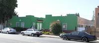 5477 Bancroft Ave in Oakland, CA - Foto de edificio - Building Photo