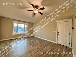 7412 W 66th St in Sioux Falls, SD - Building Photo - Building Photo
