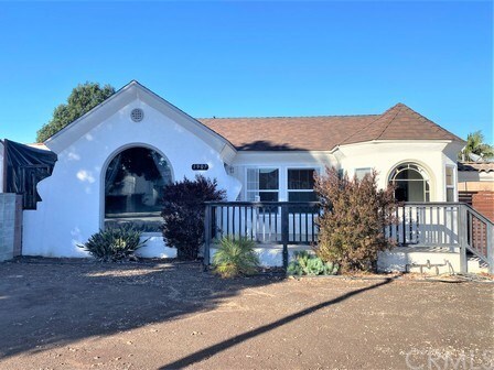 1907 W 74th St in Los Angeles, CA - Building Photo