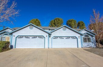 9116 E Lakeshore Dr in Prescott Valley, AZ - Building Photo - Building Photo