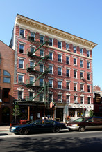 191-193 Grand St in New York, NY - Building Photo - Building Photo