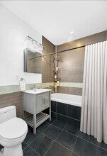 14 Monitor St, Unit Apt 1C in Brooklyn, NY - Foto de edificio - Building Photo