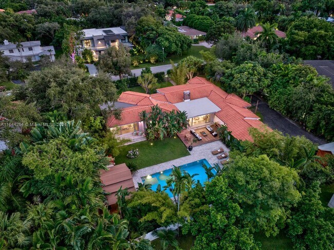 575 Hibiscus Ln in Miami, FL - Building Photo - Building Photo