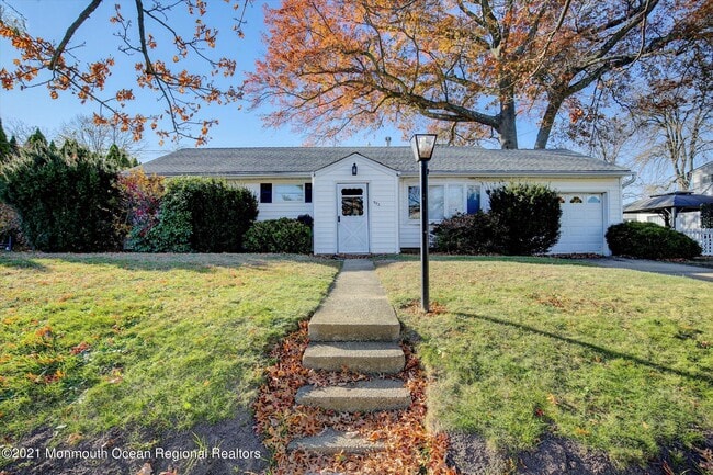property at 972 Woodgate Ave