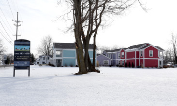 Centennial Place Apartments in Muncie, IN - Building Photo - Building Photo