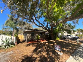 32 8th Ave SE in Largo, FL - Building Photo