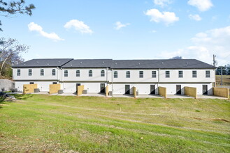 Spring St. Townhomes in Dover, TN - Building Photo - Building Photo