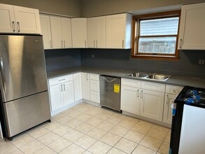 5406 N Lovejoy Ave, Unit 5406 Lovejoy in Chicago, IL - Building Photo - Building Photo