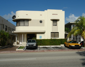 9048 Collins Ave in Surfside, FL - Building Photo - Building Photo