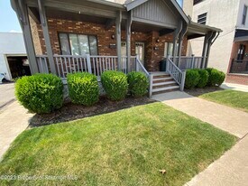 442 Larch St in Scranton, PA - Building Photo