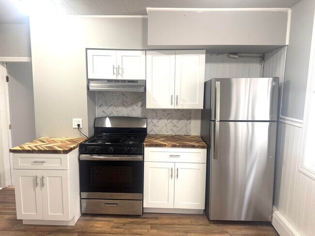 103 John F. Kennedy Blvd in Bayonne, NJ - Building Photo - Building Photo