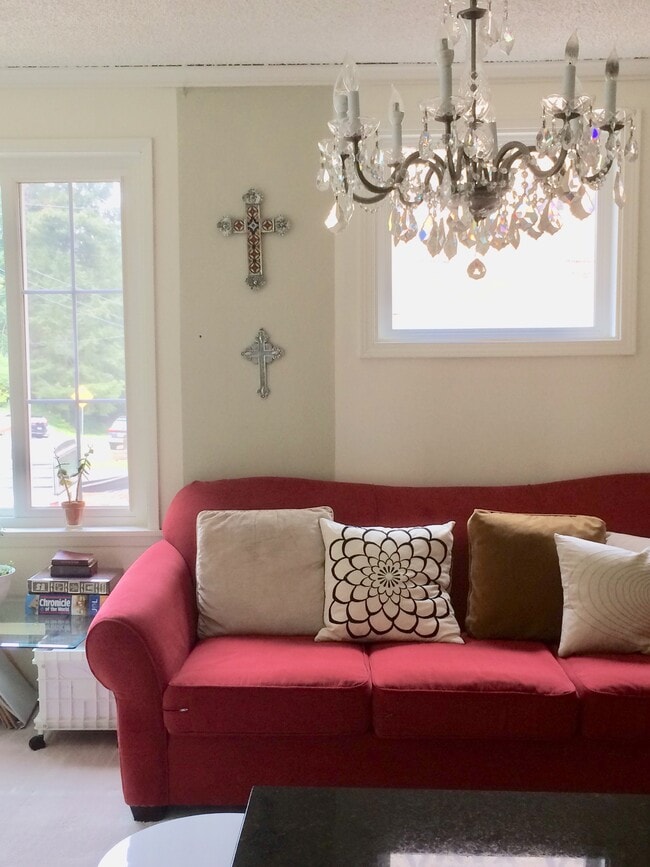 12706 10th Ave NE in Seattle, WA - Foto de edificio - Building Photo