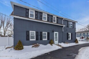 12 Main St in Englishtown, NJ - Building Photo