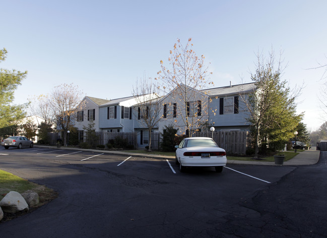 Waterside Townhomes in Canal Fulton, OH - Building Photo - Building Photo