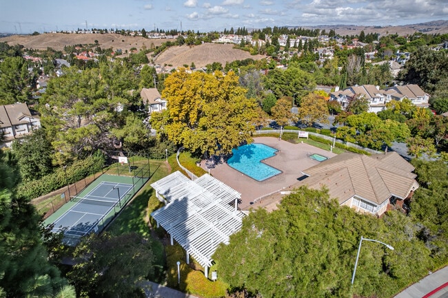 151 Buck Ct in Fremont, CA - Foto de edificio - Building Photo