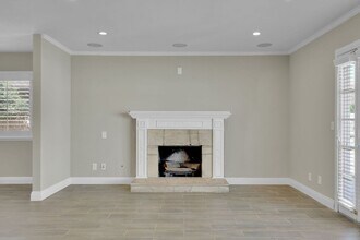 20111 Lakemore Dr in Santa Clarita, CA - Building Photo - Building Photo