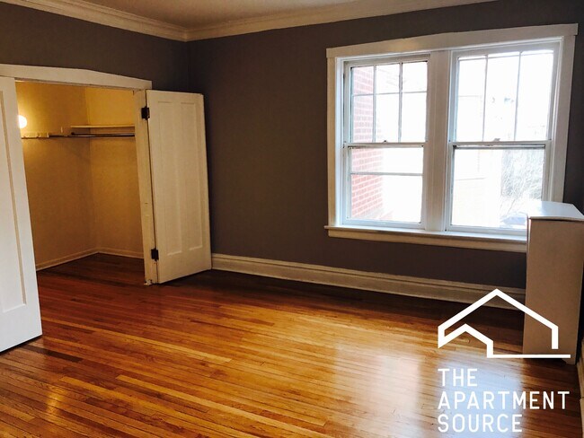 3932 N Keeler Ave, Unit 3C in Chicago, IL - Building Photo - Building Photo