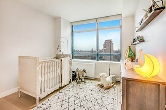 44-15 Purves St-Unit -29G in Queens, NY - Building Photo - Building Photo