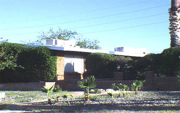 1321-1325 E Adams St in Tucson, AZ - Foto de edificio - Building Photo