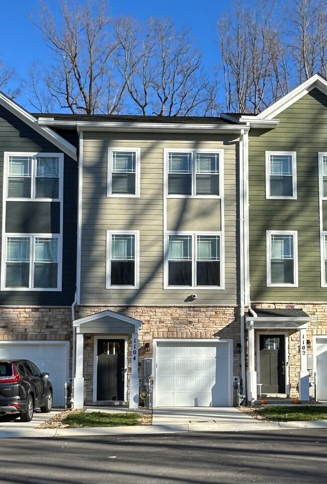 property at 1104 Thomas Trl