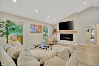 213 Oakmount Dr in Peachtree City, GA - Building Photo - Building Photo