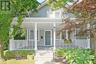 81 Chisholm St in Oakville, ON - Building Photo - Building Photo