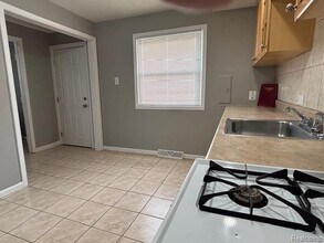 2611 Caledonia Ct in Westland, MI - Building Photo - Building Photo