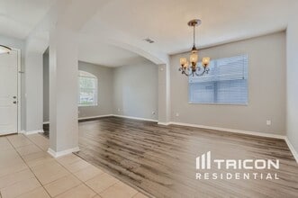 4422 Fieldview Cir in Wesley Chapel, FL - Building Photo - Building Photo