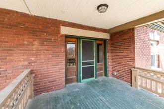 COLONIAL in Kansas City, MO - Foto de edificio - Building Photo