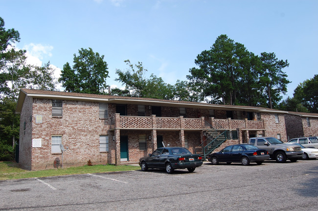 Sumner Place Apartments in Charleston, SC - Building Photo - Building Photo