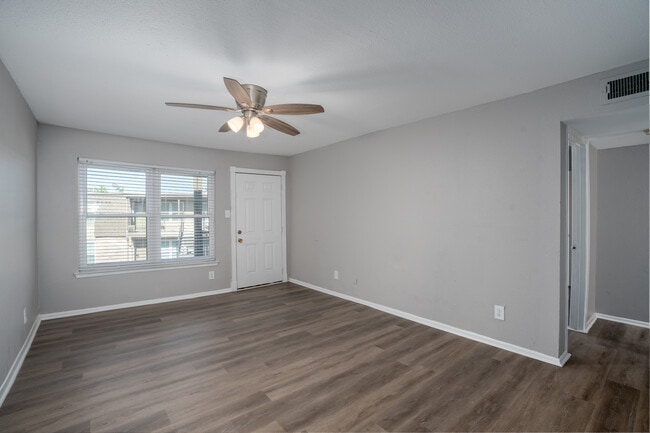 Highland Square Apartments