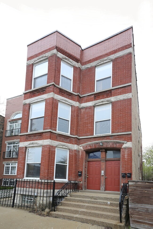 property at 1506 W Erie St